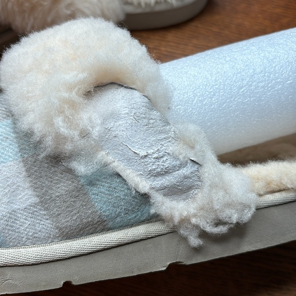 Ugg women slippers light blue size 10 - Picture 4 of 10